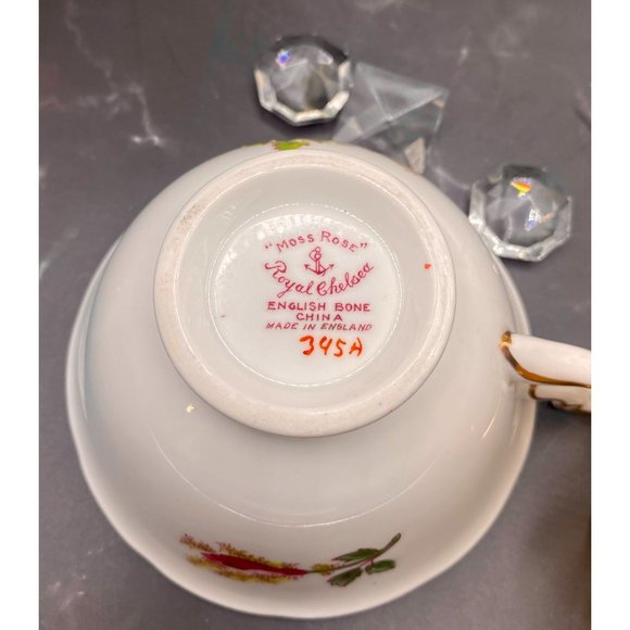 Royal Chelsea "Moss Rose" collection, English Bone China teacup and saucer - Picture 3 of 12